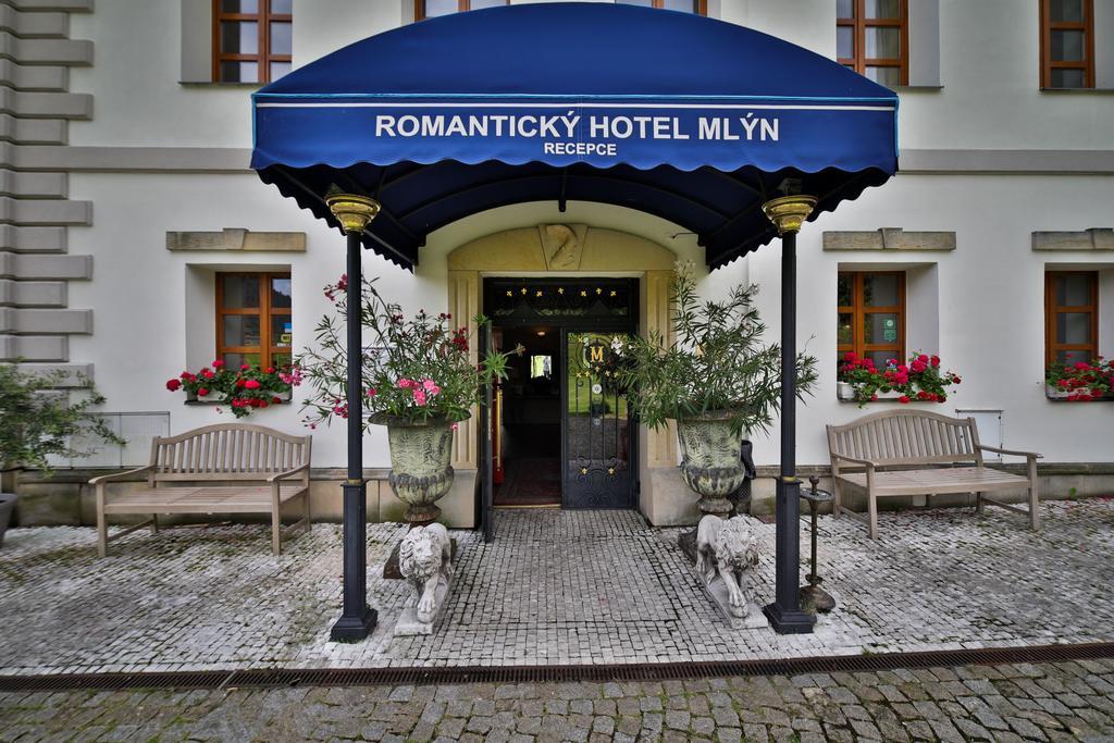 Romantic Hotel Mlyn קארלשטיין מראה חיצוני תמונה